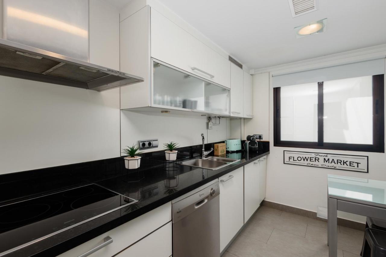 In The Historic Center Of Malaga, Very Close To The Beach And The Ave Train Station, With Private Parking Exteriér fotografie
