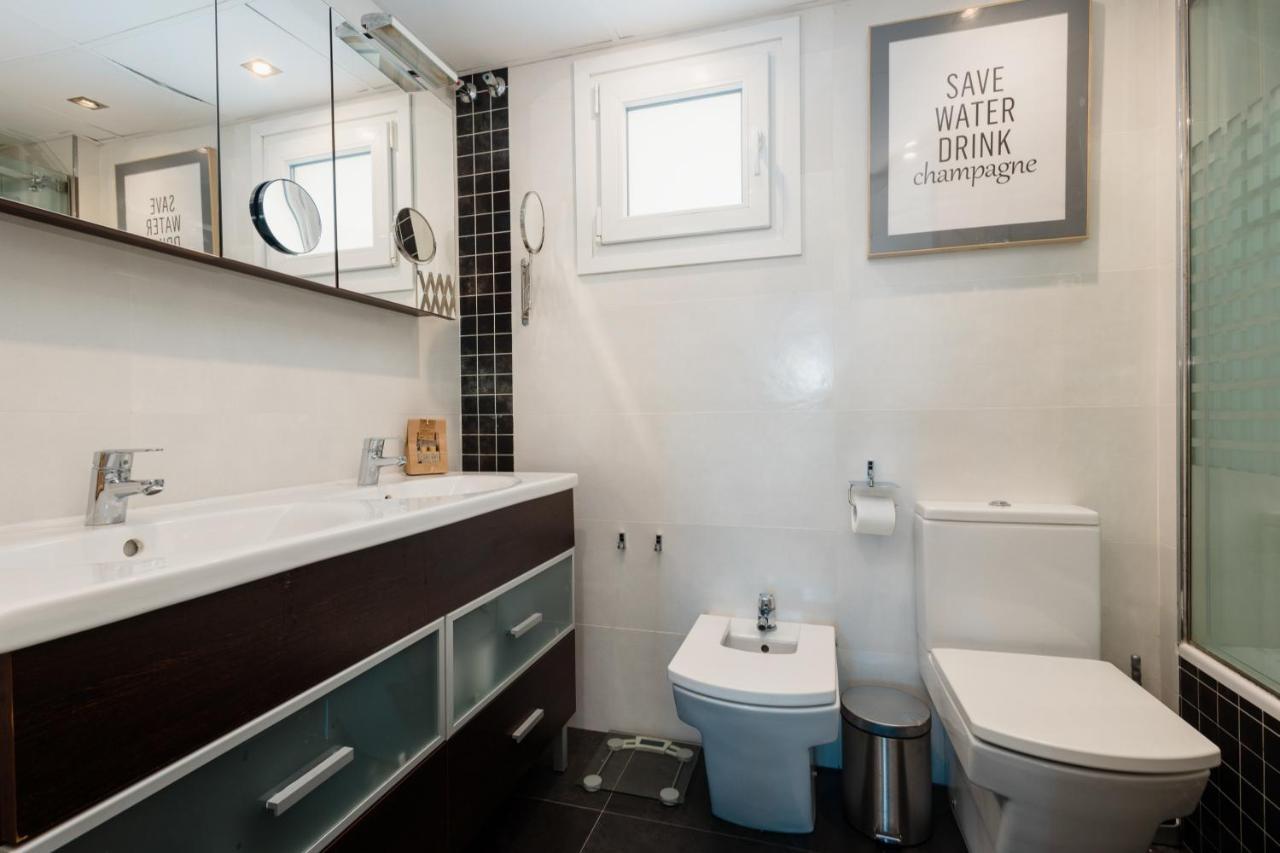 In The Historic Center Of Malaga, Very Close To The Beach And The Ave Train Station, With Private Parking Exteriér fotografie
