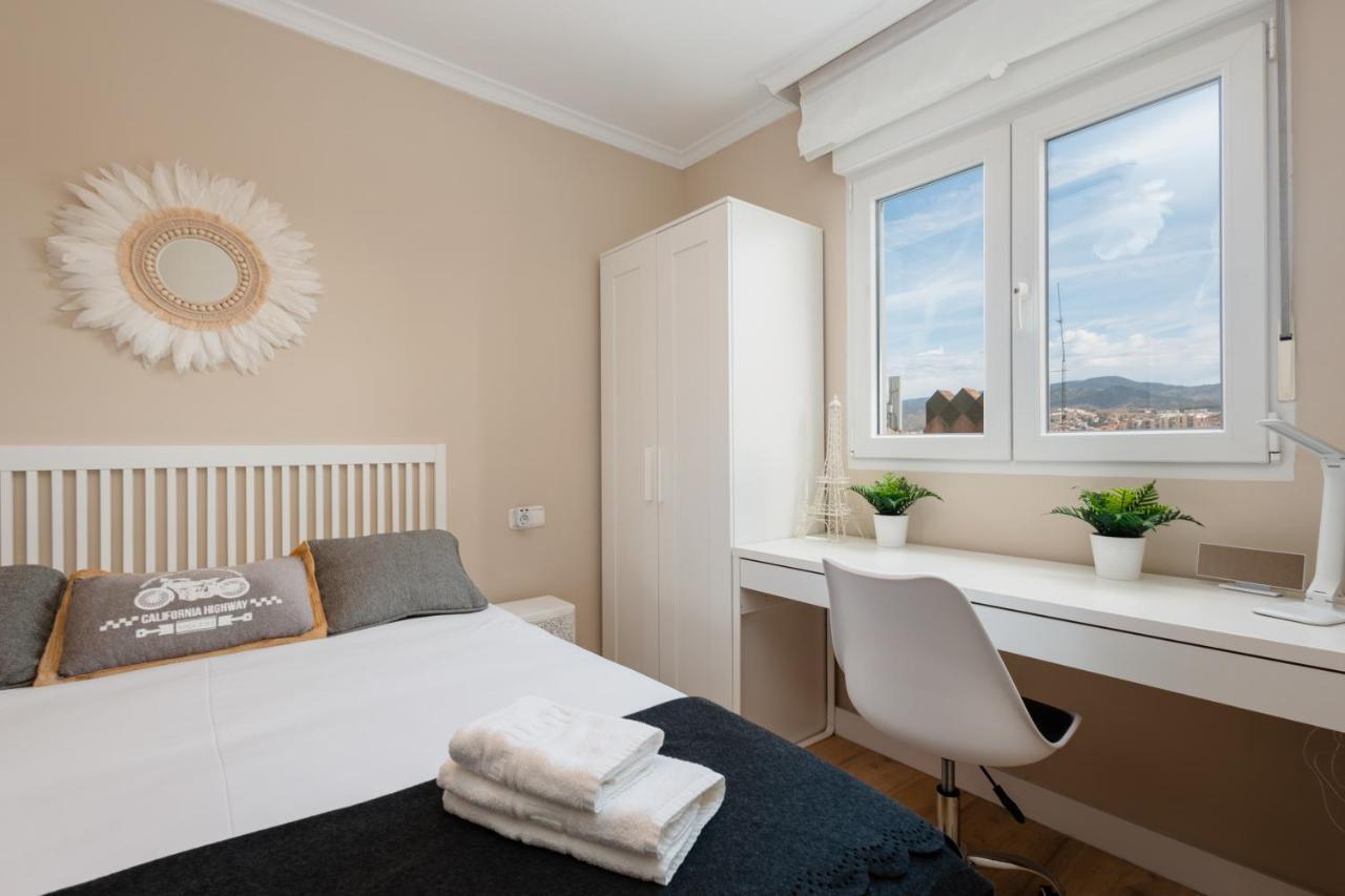 In The Historic Center Of Malaga, Very Close To The Beach And The Ave Train Station, With Private Parking Exteriér fotografie
