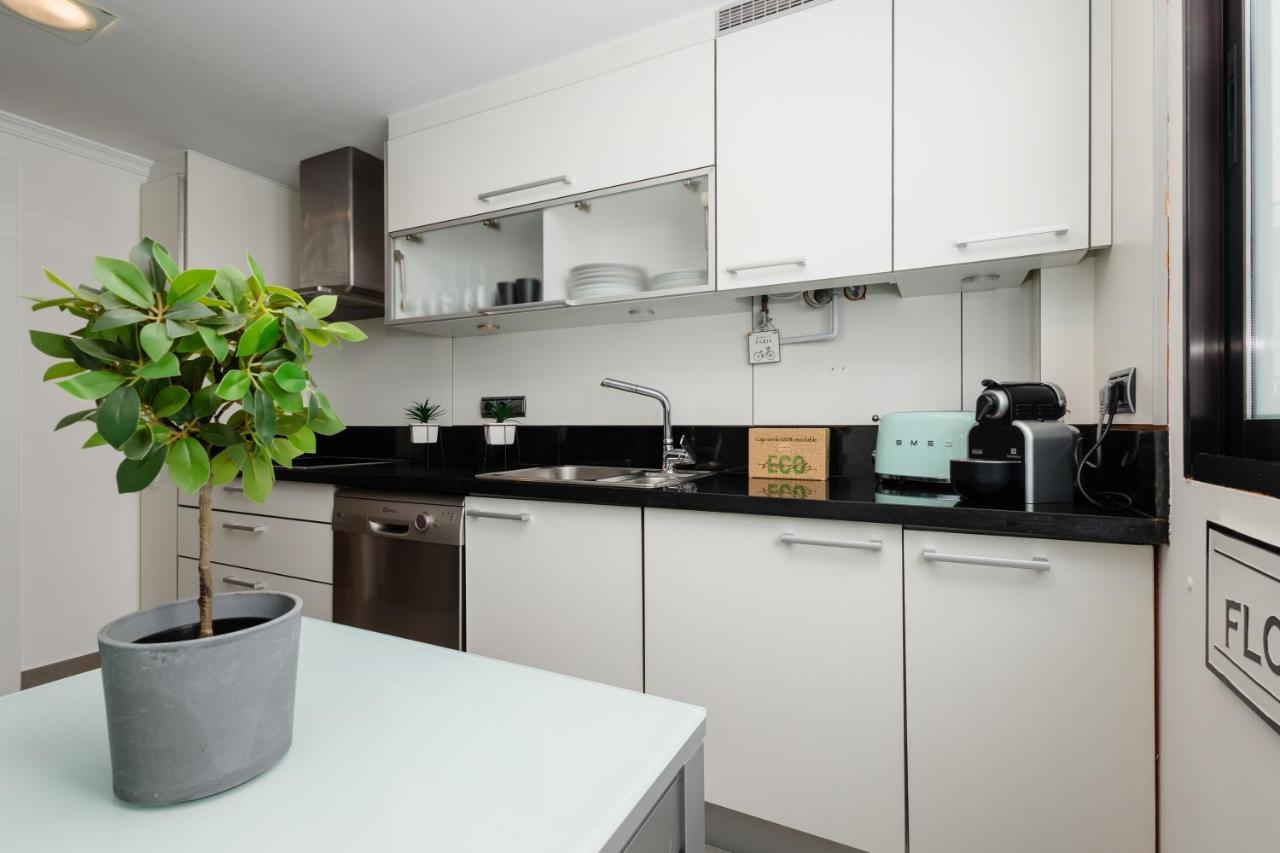 In The Historic Center Of Malaga, Very Close To The Beach And The Ave Train Station, With Private Parking Exteriér fotografie
