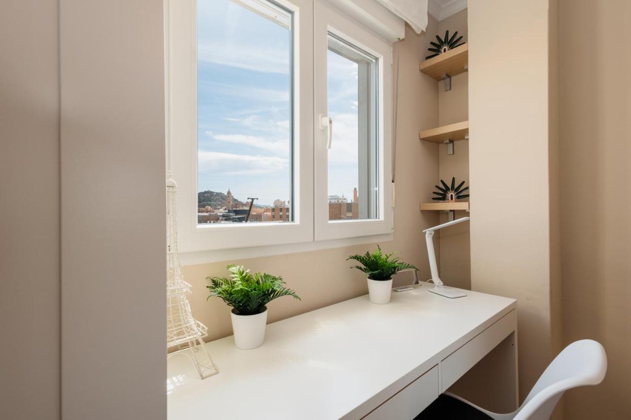 In The Historic Center Of Malaga, Very Close To The Beach And The Ave Train Station, With Private Parking Exteriér fotografie