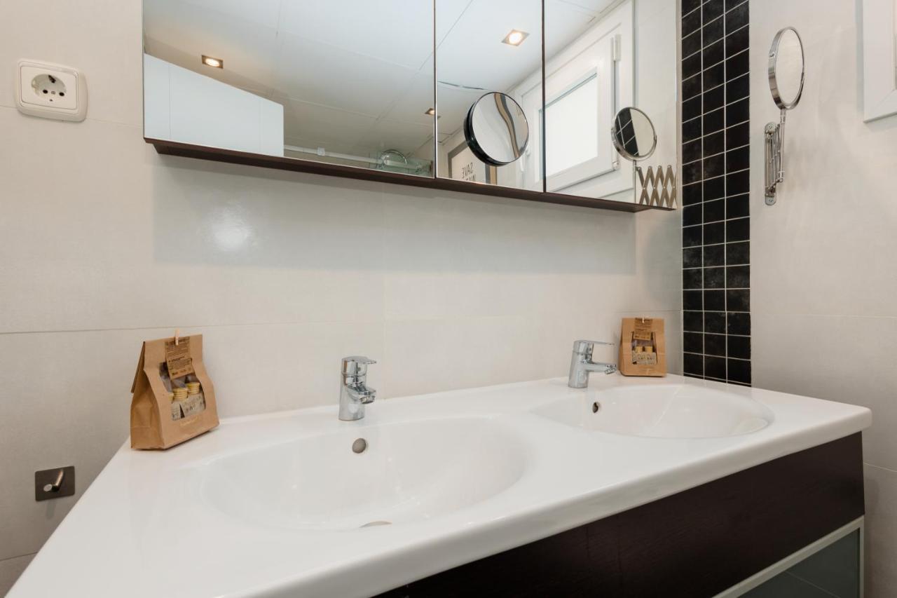In The Historic Center Of Malaga, Very Close To The Beach And The Ave Train Station, With Private Parking Exteriér fotografie
