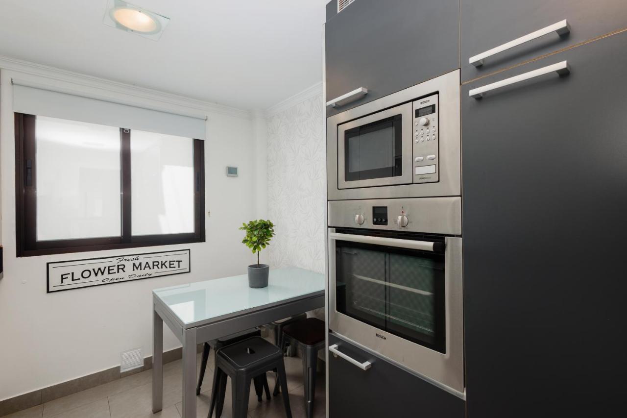 In The Historic Center Of Malaga, Very Close To The Beach And The Ave Train Station, With Private Parking Exteriér fotografie